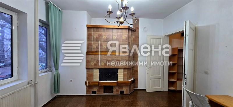 хол
