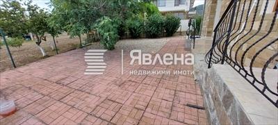 Двор