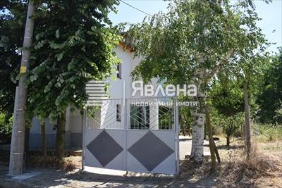 две паркоместа в двора