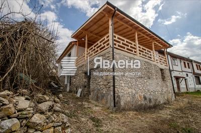 Павелско продава вила