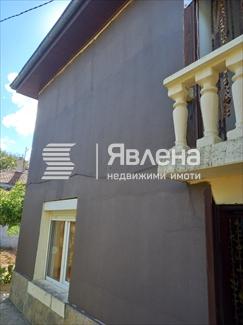 къща