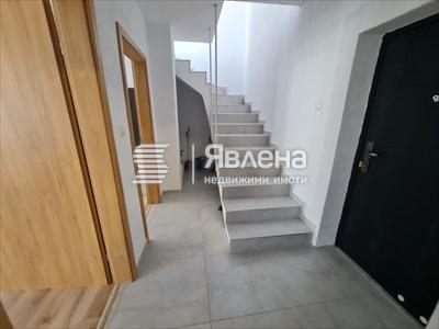 стълби към 2ро ниво