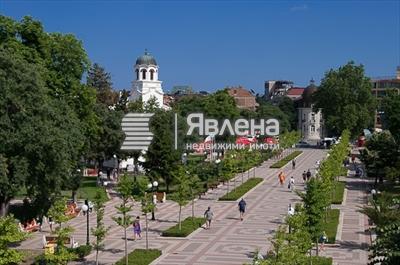 център
